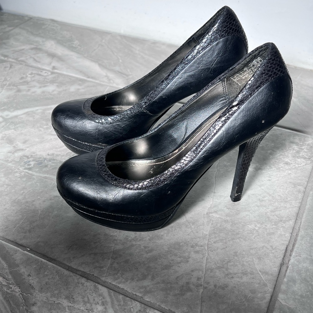 Baby Phat, Women’s 7.5, Black Snakeskin Textured Heels